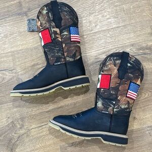 NWT EL MALCREADO Camo Western Boots with Flag Patches, Size 6